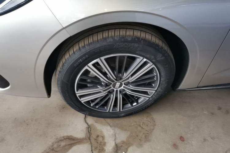 Used Geely Galaxy Stellar 6 2026 Model 125km Exploration+ Edition Left Front Wheel Hub