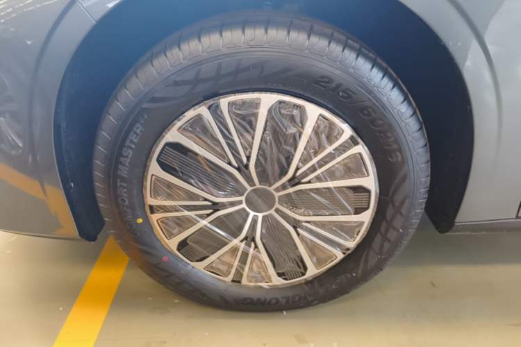 Used Geely Galaxy Stellar 6 2026 Model 125km Free-Style Edition Left Front Wheel Hub