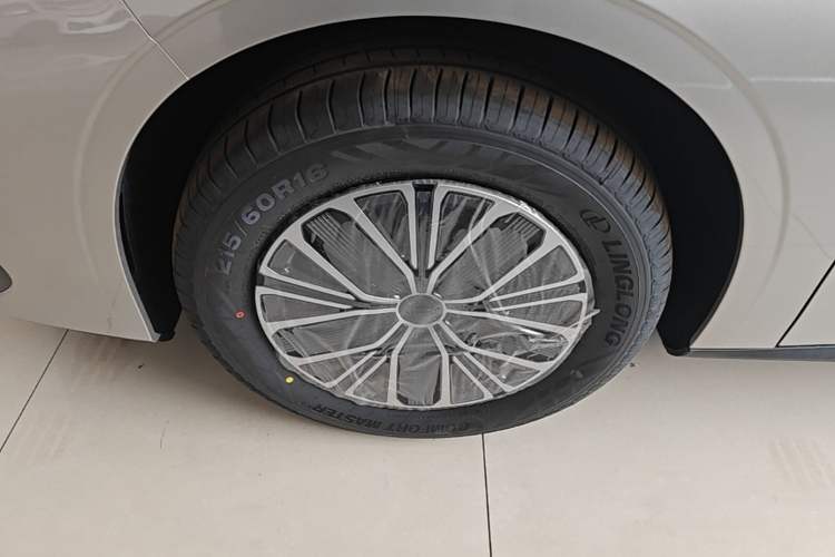 Used Geely Galaxy Stellar 6 2026 Model 125km Free-Style Edition Left Front Wheel Hub