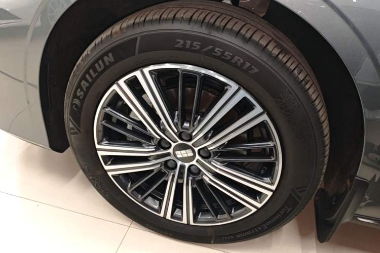 Used Geely Galaxy Stellar 6 2026 Model 125km Exploration+ Edition Left Front Wheel Hub