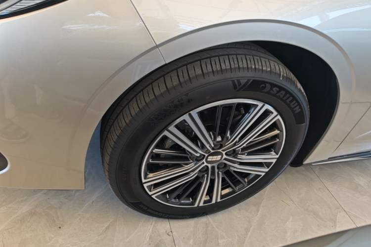 Used Geely Galaxy Stellar 6 2026 Model 125km Exploration+ Edition Left Front Wheel Hub