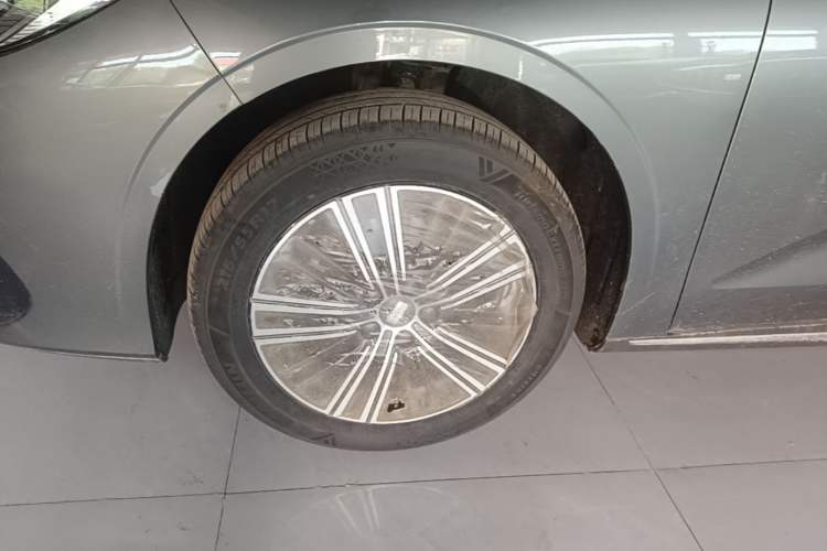 Used Geely Galaxy Stellar 6 2026 Model 125km Exploration+ Edition Left Front Wheel Hub