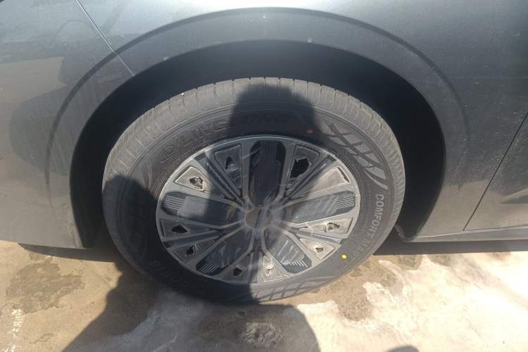 Used Geely Galaxy Stellar 6 2026 Model 60km Sailing Edition Left Front Wheel Hub