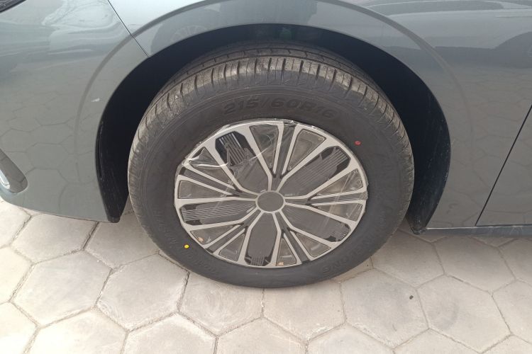 Used Geely Galaxy Stellar 6 2026 Model 60km Sailing Edition Left Front Wheel Hub