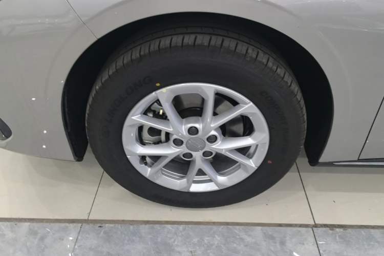 Used Geely Galaxy Stellar 6 2026 Model 125km Long-range Edition Left Front Wheel Hub
