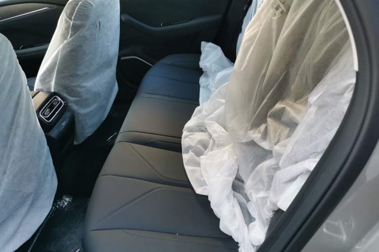 Used Geely Galaxy Stellar 6 2026 Model 60km Sailing Edition Left Rear Seat