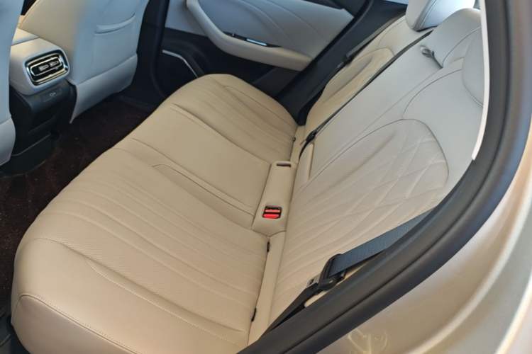Used Geely Galaxy Stellar 6 2026 Model 125km Exploration+ Edition Left Rear Seat