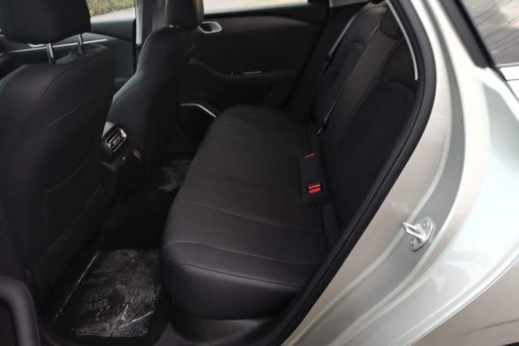 Used Geely Galaxy Stellar 6 2026 Model 125km Free-Style Edition Left Rear Seat