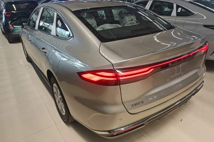 Used Geely Galaxy Stellar 6 2026 Model 125km Long-range Edition Rear Left 45 Deg
