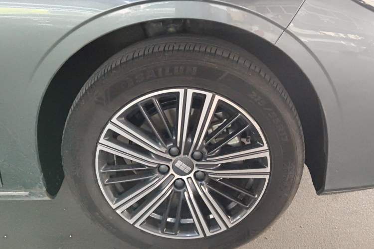 Used Geely Galaxy Stellar 6 2026 Model 125km Exploration+ Edition Right Front Wheel Hub