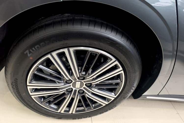 Used Geely Galaxy Stellar 6 2026 Model 125km Exploration+ Edition Right Rear Wheel Hub