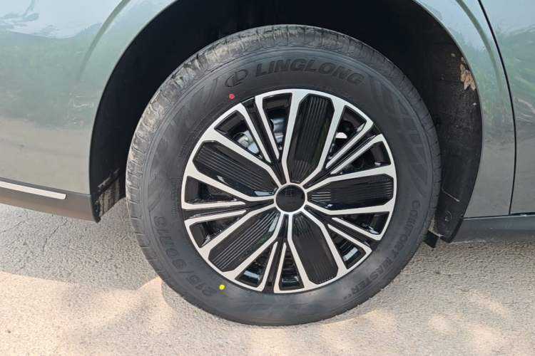 Used Geely Galaxy Stellar 6 2026 Model 60km Sailing Edition Right Rear Wheel Hub