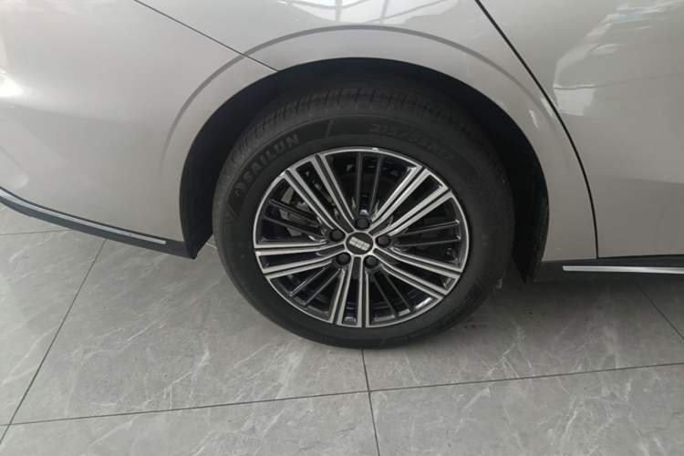 Used Geely Galaxy Stellar 6 2026 Model 125km Exploration+ Edition Right Rear Wheel Hub