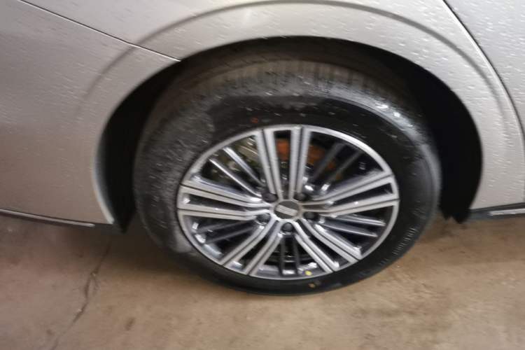 Used Geely Galaxy Stellar 6 2026 Model 125km Exploration+ Edition Right Rear Wheel Hub