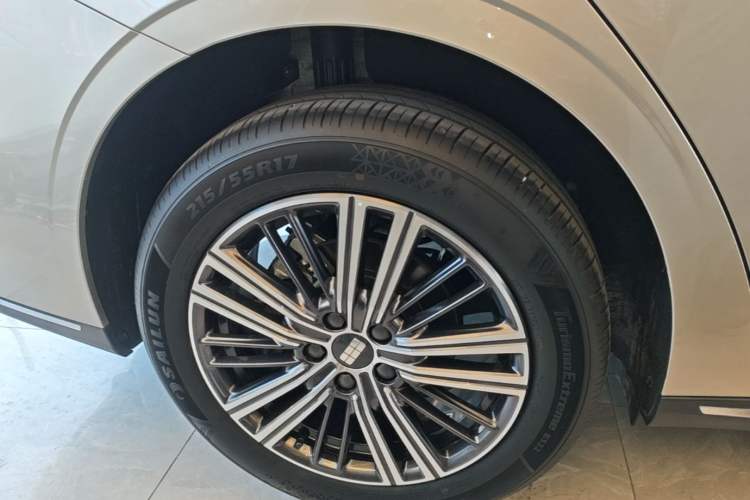 Used Geely Galaxy Stellar 6 2026 Model 125km Exploration+ Edition Right Rear Wheel Hub