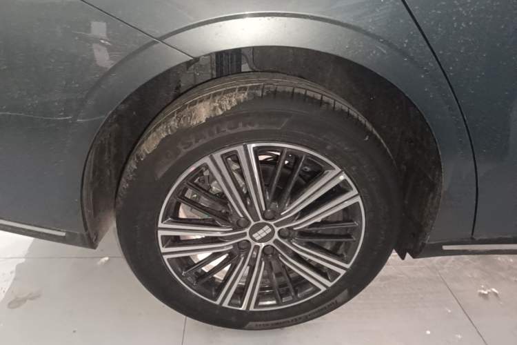 Used Geely Galaxy Stellar 6 2026 Model 125km Exploration+ Edition Right Rear Wheel Hub