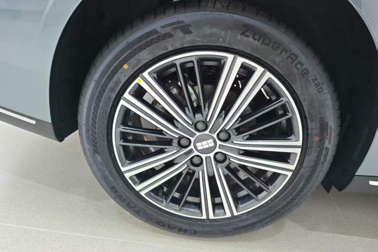 Used Geely Galaxy Stellar 6 2026 Model 125km Exploration+ Edition Right Rear Wheel Hub