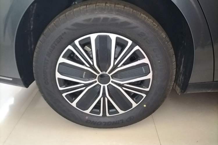 Used Geely Galaxy Stellar 6 2026 Model 125km Free-Style Edition Right Rear Wheel Hub