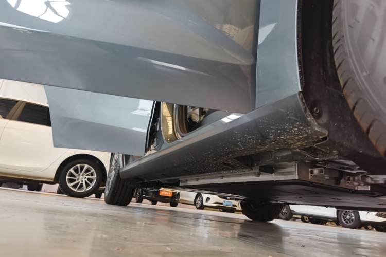Used Geely Galaxy Stellar 6 2026 Model 125km Free-Style Edition Right Side Sill