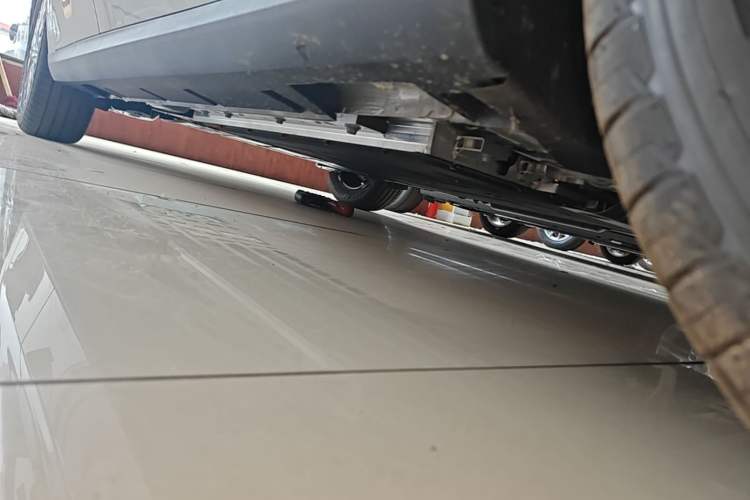 Used Geely Galaxy Stellar 6 2026 Model 125km Free-Style Edition Right Side Sill