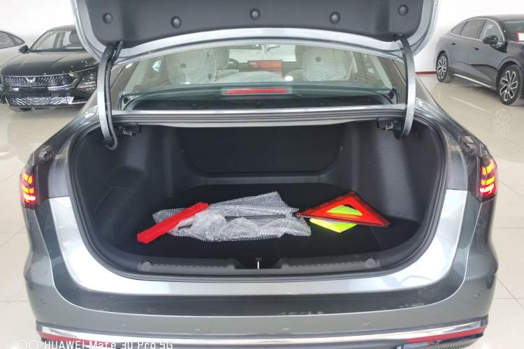 Used Geely Galaxy Stellar 6 2026 Model 125km Long-range Edition Trunk