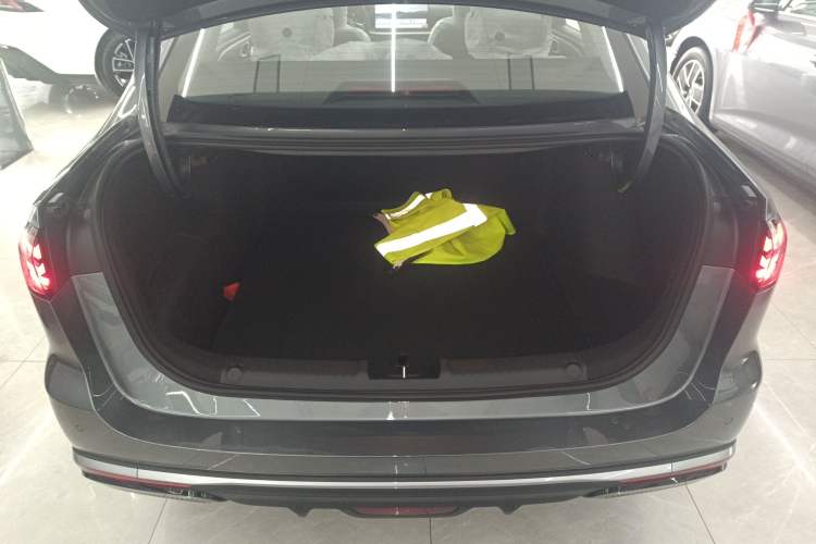 Used Geely Galaxy Stellar 6 2026 Model 60km Sailing Edition Trunk