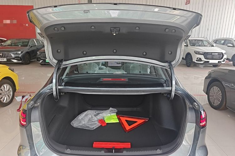 Used Geely Galaxy Stellar 6 2026 Model 125km Long-range Edition Trunk