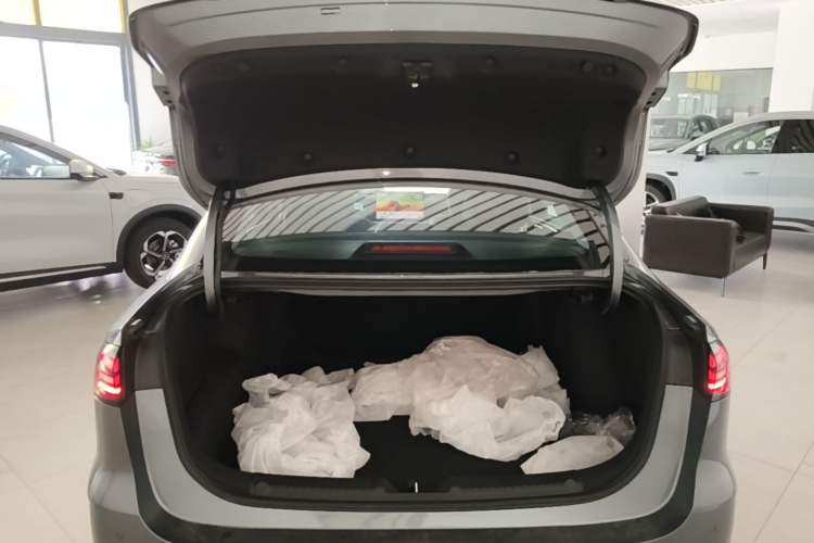 Used Geely Galaxy Stellar 6 2026 Model 125km Long-range Edition Trunk