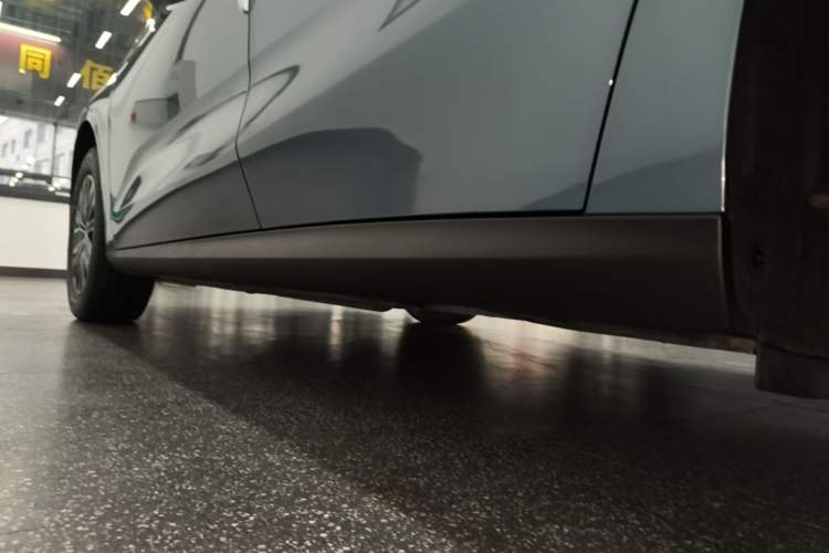 Used Geely Galaxy Stellar 6 2026 Model 60km Free-Style Edition Left Side Sill