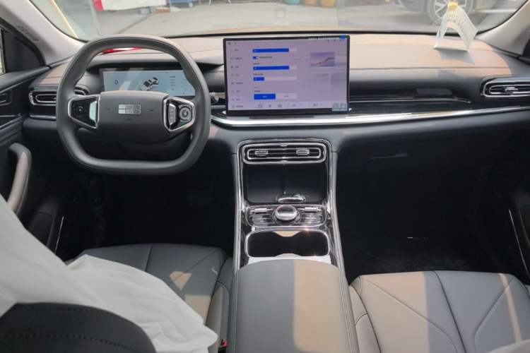 Used Geely Galaxy Stellar 6 2026 Model 125km Long-range Edition Center Console