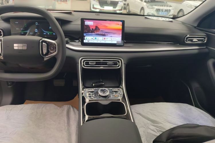 Used Geely Galaxy Stellar 6 2026 Model 125km Free-Style Edition Center Console