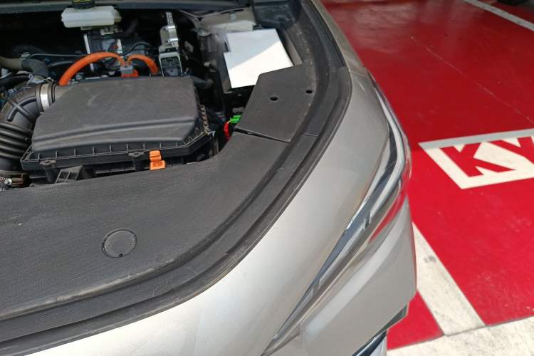 Used Geely Galaxy Stellar 6 2026 Model 125km Free-Style Edition Engine Bay Left