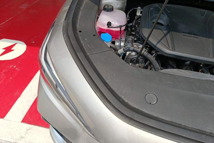 Used Geely Galaxy Stellar 6 2026 Model 125km Free-Style Edition Engine Bay Right