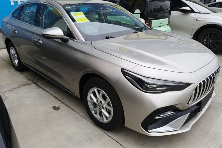 Used Geely Galaxy Stellar 6 2026 Model 125km Long-range Edition Front Right 45 Deg