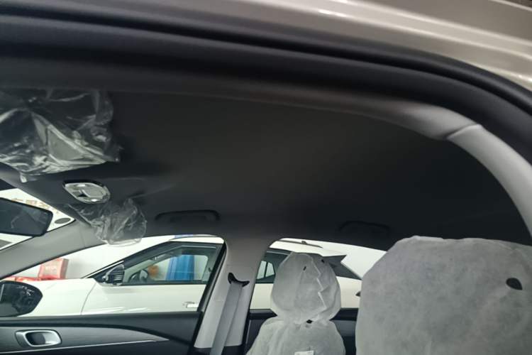 Used Geely Galaxy Stellar 6 2026 Model 125km Free-Style Edition Headliner