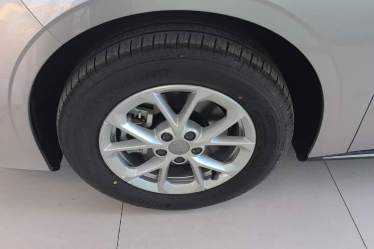 Used Geely Galaxy Stellar 6 2026 Model 125km Long-range Edition Left Front Wheel Hub