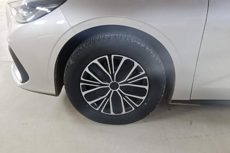 Used Geely Galaxy Stellar 6 2026 Model 60km Free-Style Edition Left Front Wheel Hub