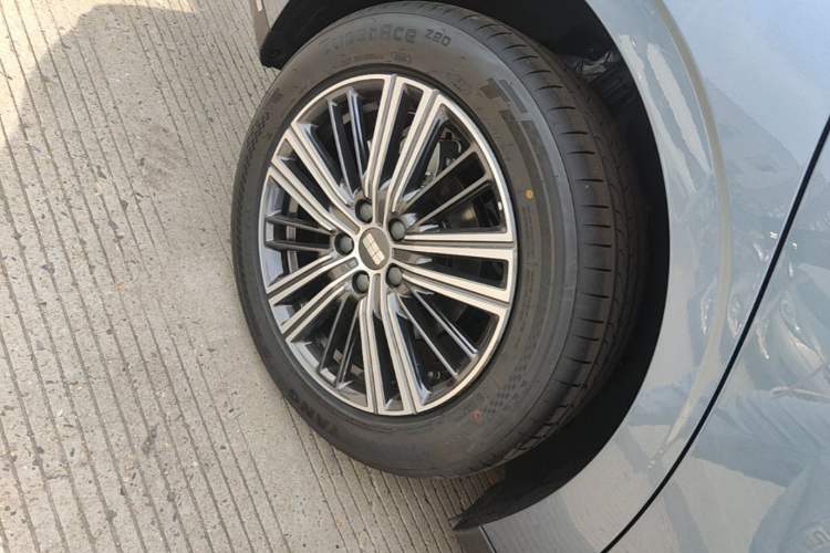 Used Geely Galaxy Stellar 6 2026 Model 125km Exploration+ Edition Right Rear Wheel Hub