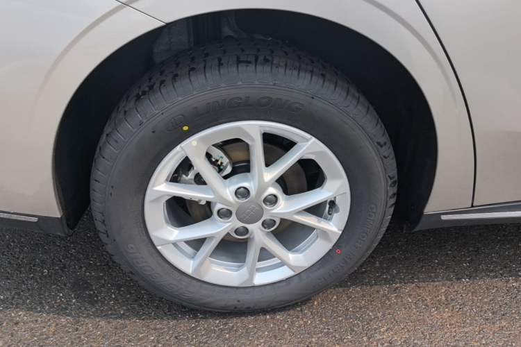 Used Geely Galaxy Stellar 6 2026 Model 125km Long-range Edition Right Rear Wheel Hub