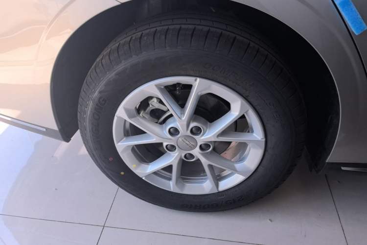 Used Geely Galaxy Stellar 6 2026 Model 125km Long-range Edition Right Rear Wheel Hub