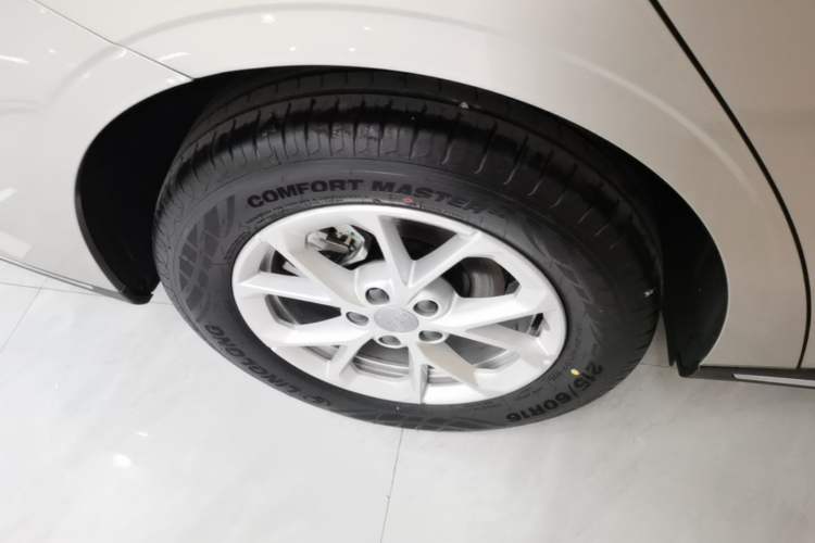 Used Geely Galaxy Stellar 6 2026 Model 60km Exploration Edition Right Rear Wheel Hub