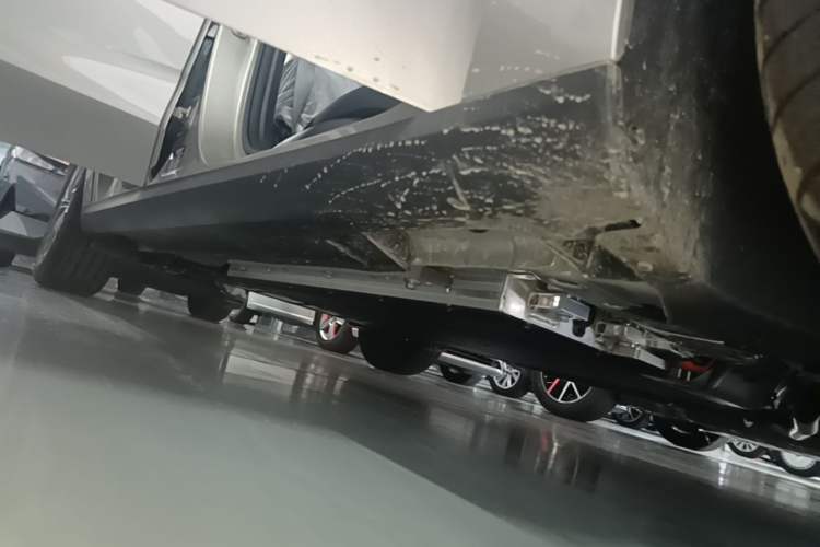 Used Geely Galaxy Stellar 6 2026 Model 125km Free-Style Edition Right Side Sill