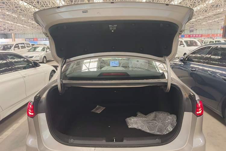 Used Geely Galaxy Stellar 6 2026 Model 125km Free-Style Edition Trunk
