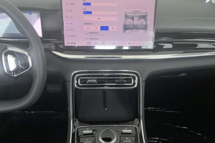 Used Geely Galaxy Stellar 6 2026 Model 125km Long-range Edition Audio And AC Panel