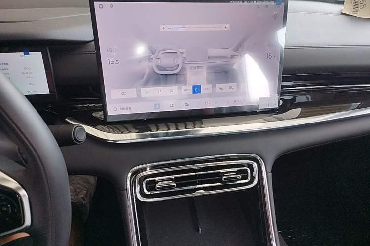 Used Geely Galaxy Stellar 6 2026 Model 125km Long-range Edition Audio And AC Panel