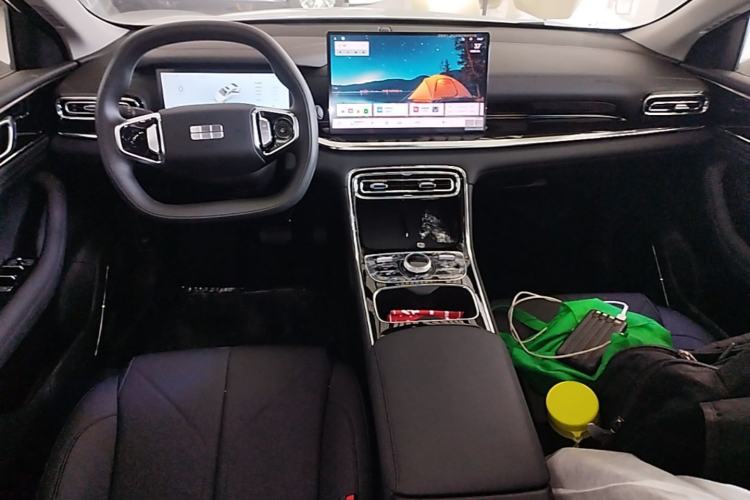 Used Geely Galaxy Stellar 6 2026 Model 125km Long-range Edition Center Console
