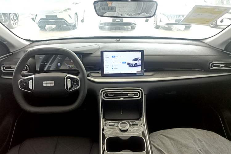 Used Geely Galaxy Stellar 6 2026 Model 125km Free-Style Edition Center Console