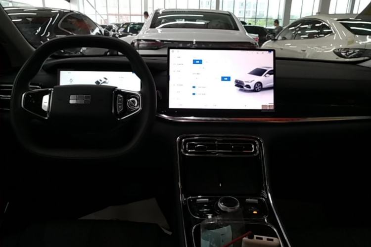 Used Geely Galaxy Stellar 6 2026 Model 125km Long-range Edition Center Console