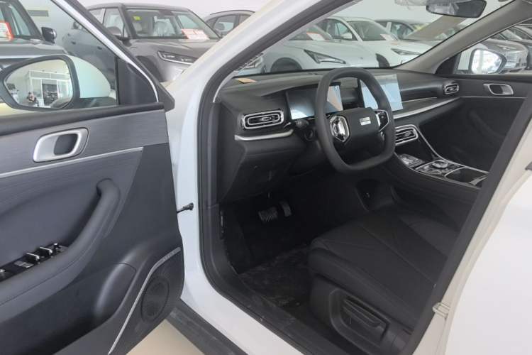 Used Geely Galaxy Stellar 6 2026 Model 125km Free-Style Edition Driver Seat
