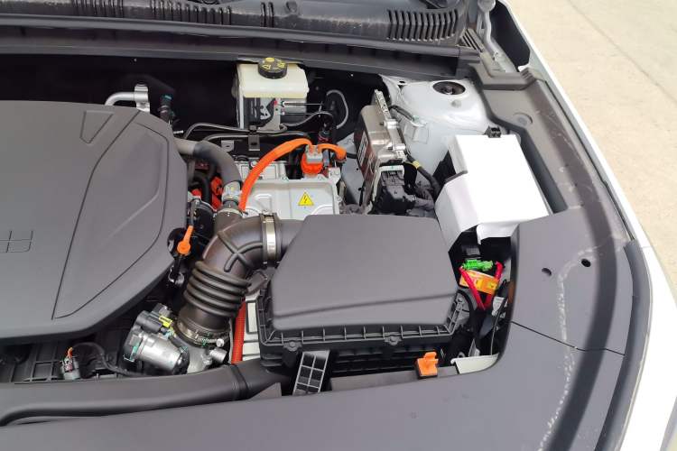 Used Geely Galaxy Stellar 6 2026 Model 125km Free-Style Edition Engine Bay Left